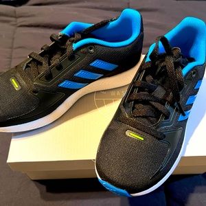 Boys Adidas Running Tennis Shoes Size 1